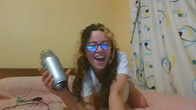 Snapshot of frikigyal chatting on February 11, 2025, 2:35 am frikigyal online show from February 11, 2025, 2:35 am