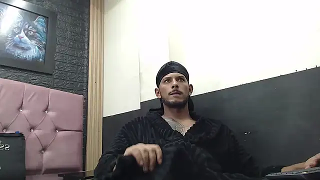 Chris Dick23 online show from October 21, 2025, 4:02 am