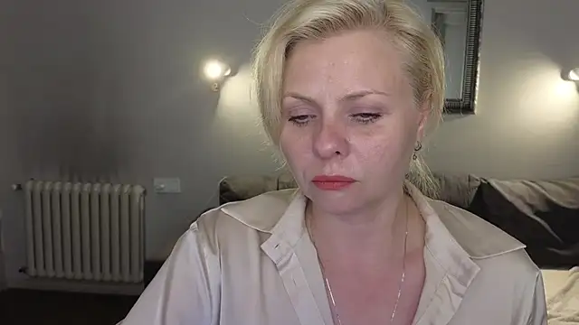 Snapshot of Gray_swann chatting on March 17, 2025, 8:30 pm Gray swann online show from March 17, 2025, 8:30 pm