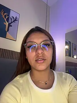 Snapshot of NicolleeEvanss chatting on June 23, 2026, 10:46 am NicolleeEvanss online show from June 23, 2026, 10:46 am