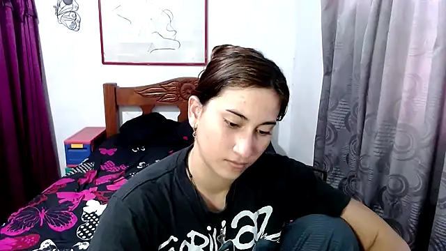 LadyMilk003 online show from October 15, 2025, 4:51 pm