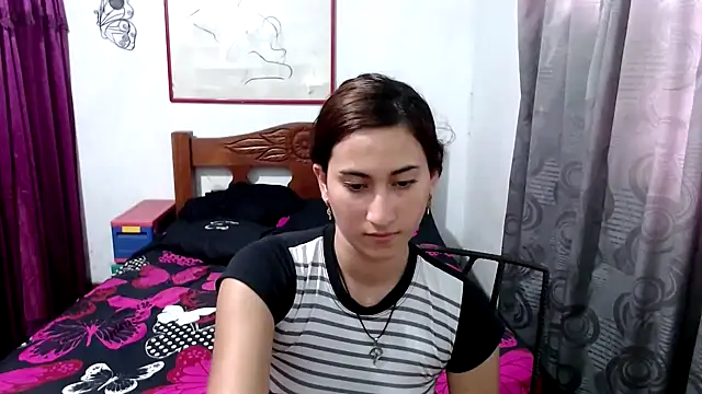 LadyMilk003 online show from October 17, 2025, 4:53 pm