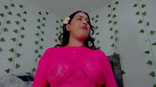 Miaa Garcia online show from May 6, 2026, 10:04 pm