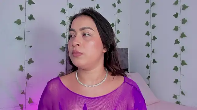 Miaa Garcia online show from July 31, 2026, 10:20 pm