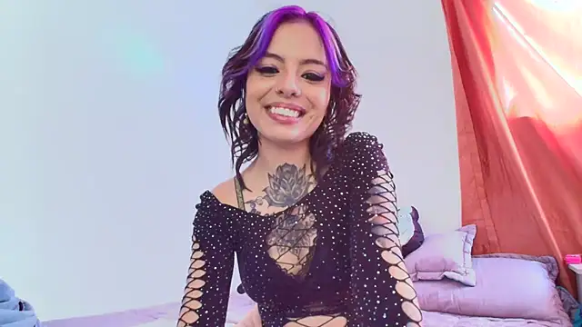 Alicia Ortiiz online show from January 14, 2025, 9:09 pm