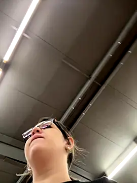 amooraaamoon online show from January 8, 2026, 1:24 pm