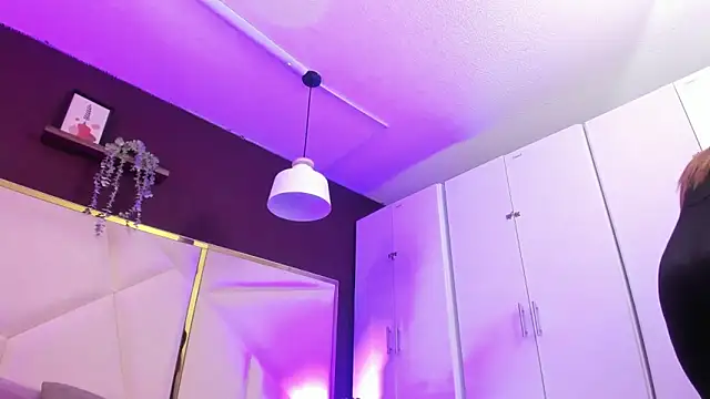 April bowie online show from October 22, 2025, 11:10 am