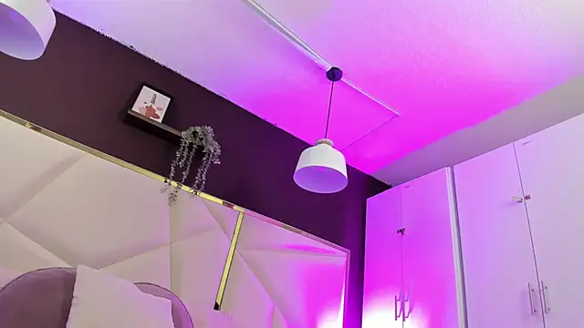 April bowie online show from March 28, 2026, 11:43 am