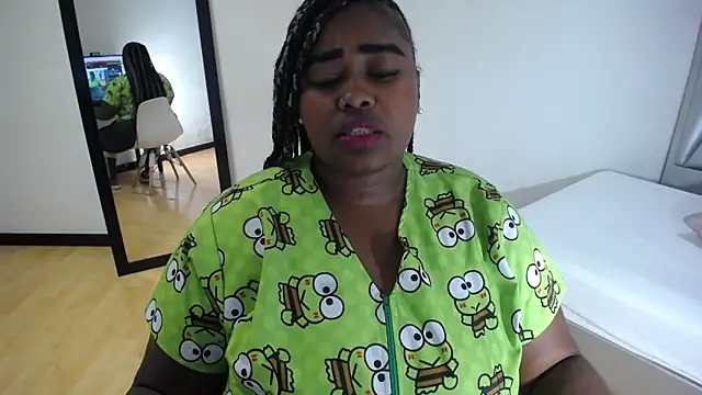 Snapshot of exotic_karmella chatting on October 1, 2025, 9:54 pm exotic karmella online show from October 1, 2025, 9:54 pm