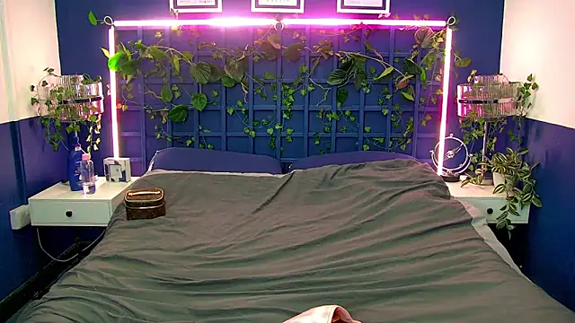 FerrariRedxBabestation online show from March 26, 2026, 9:09 pm