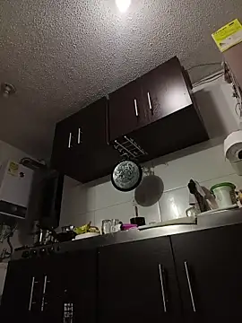 Hellen dumont online show from November 7, 2025, 2:11 am