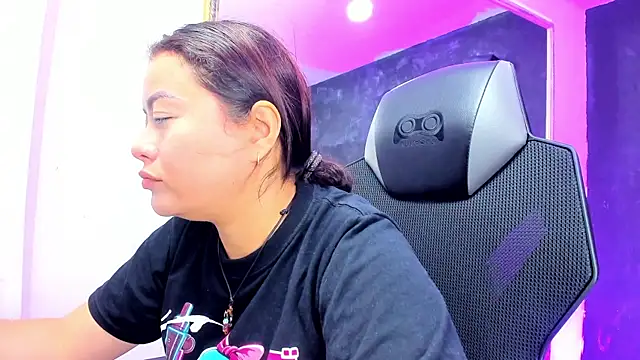 DarlingBDSM  online show from November 21, 2025, 1:43 pm