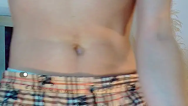 Snapshot of honey_skin chatting on July 18, 2026, 2:54 pm honey skin online show from July 18, 2026, 2:54 pm