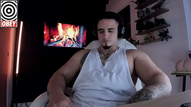 Snapshot of kingbear777 chatting on November 6, 2025, 8:04 am kingbear777 online show from November 6, 2025, 8:04 am