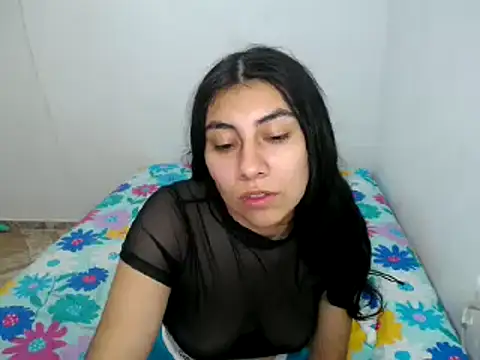 Snapshot of _katerin_love1 chatting on December 6, 2024, 2:02 am katerin love1 online show from December 6, 2024, 2:02 am