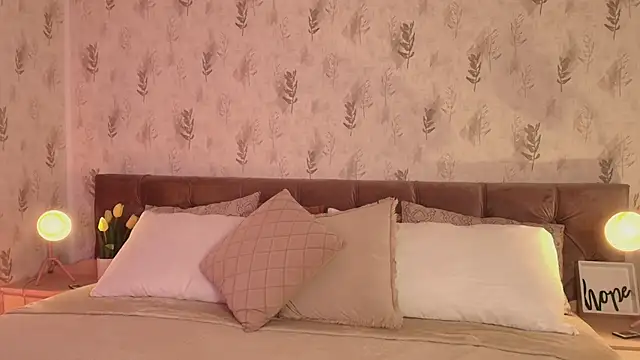 Snapshot of Scolw chatting on September 22, 2025, 7:49 pm Scolw online show from September 22, 2025, 7:49 pm