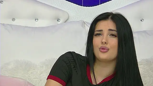 Snapshot of SophiaVilner chatting on October 16, 2025, 4:30 pm SophiaVilner online show from October 16, 2025, 4:30 pm