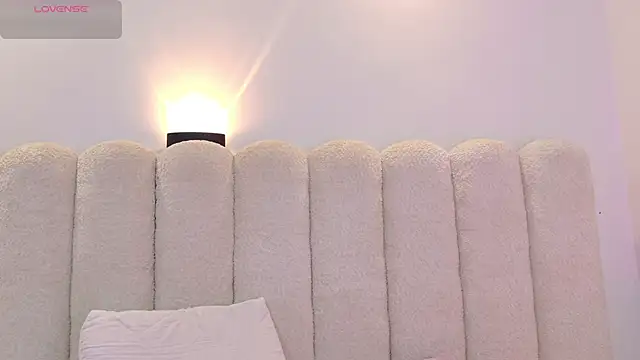 Snapshot of Mia_rom11 chatting on November 15, 2025, 12:02 pm Mia rom11 online show from November 15, 2025, 12:02 pm