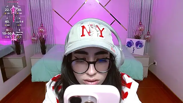 LenaRoses online show from January 14, 2026, 7:52 pm