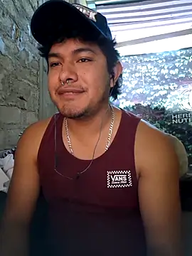 Snapshot of GusssHOT chatting on April 9, 2026, 3:28 pm GusssHOT online show from April 9, 2026, 3:28 pm