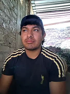 Snapshot of GusssHOT chatting on April 10, 2026, 5:06 pm GusssHOT online show from April 10, 2026, 5:06 pm