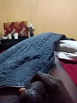 tonniii33 online show from February 7, 2026, 4:05 am