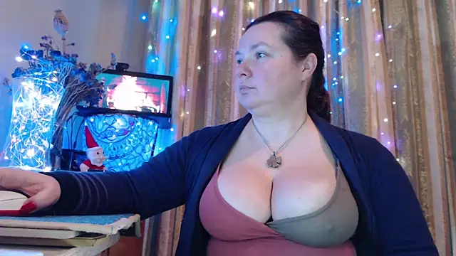 amorelara online show from February 4, 2026, 6:19 am