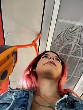 Snapshot of RiriRoseey chatting on September 24, 2025, 7:33 am RiriRoseey online show from September 24, 2025, 7:33 am