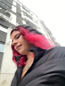 Snapshot of RiriRoseey chatting on November 12, 2025, 8:37 am RiriRoseey online show from November 12, 2025, 8:37 am