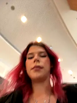 Snapshot of RiriRoseey chatting on November 13, 2025, 8:24 am RiriRoseey online show from November 13, 2025, 8:24 am