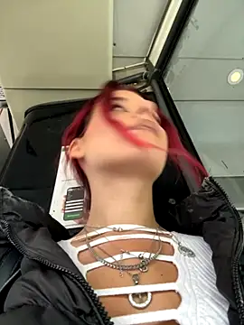 Snapshot of RiriRoseey chatting on November 16, 2025, 7:47 am RiriRoseey online show from November 16, 2025, 7:47 am