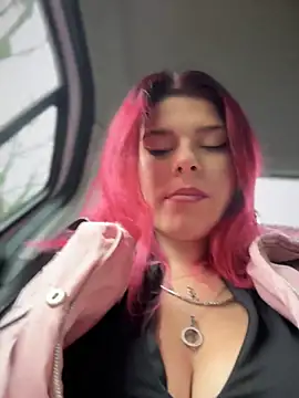 RiriRoseey online show from December 3, 2025, 8:45 am