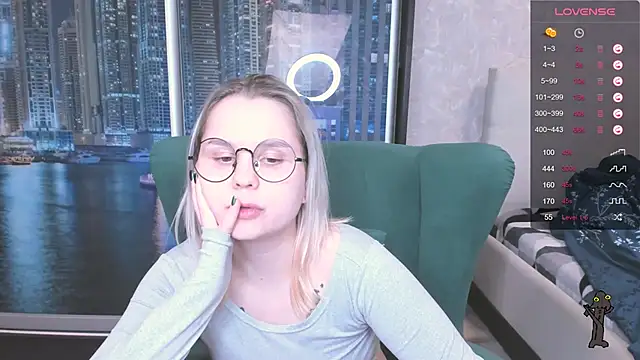 miray kuriyama123 online show from December 19, 2024, 5:50 pm