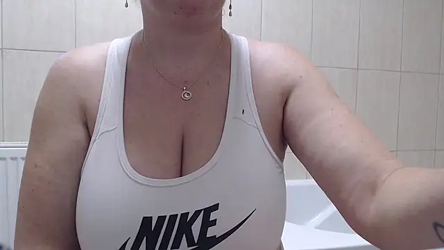 Snapshot of newamyy chatting on February 28, 2026, 6:25 am newamyy online show from February 28, 2026, 6:25 am