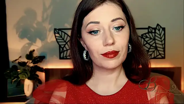 MissBeverlyMills online show from December 8, 2024, 2:52 pm