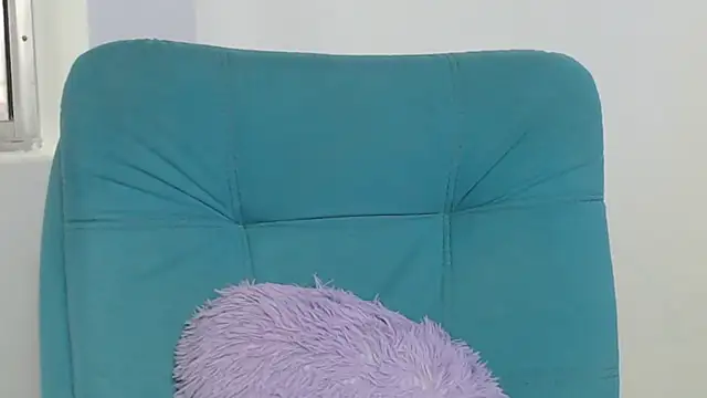 Snapshot of hantonella_ chatting on December 5, 2024, 3:28 pm hantonella  online show from December 5, 2024, 3:28 pm