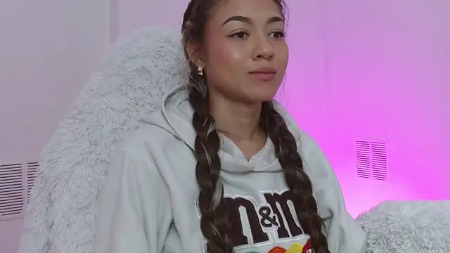 Snapshot of hantonella_ chatting on November 6, 2025, 1:23 pm hantonella online show from November 6, 2025, 1:23 pm