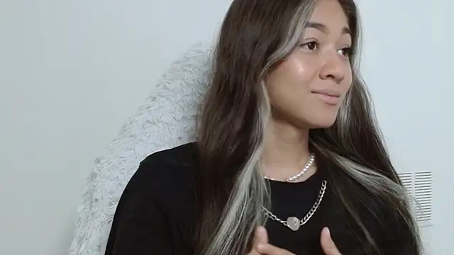 Snapshot of hantonella_ chatting on November 10, 2025, 2:38 pm hantonella online show from November 10, 2025, 2:38 pm