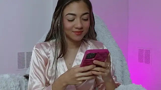 Snapshot of hantonella_ chatting on December 3, 2025, 4:49 pm hantonella online show from December 3, 2025, 4:49 pm