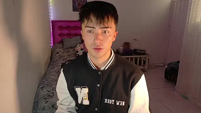 santi-fabulous online show from January 15, 2026, 6:44 pm