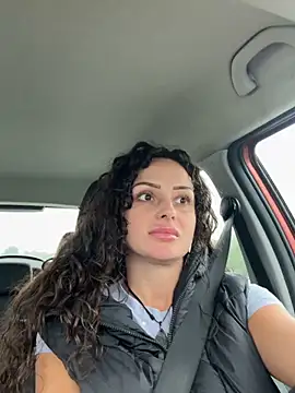dolcevita002 online show from June 2, 2026, 5:42 am