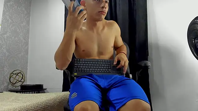 andrew rose  online show from March 7, 2025, 9:40 am