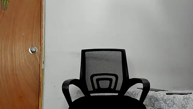 andrew rose  online show from April 18, 2026, 12:03 am