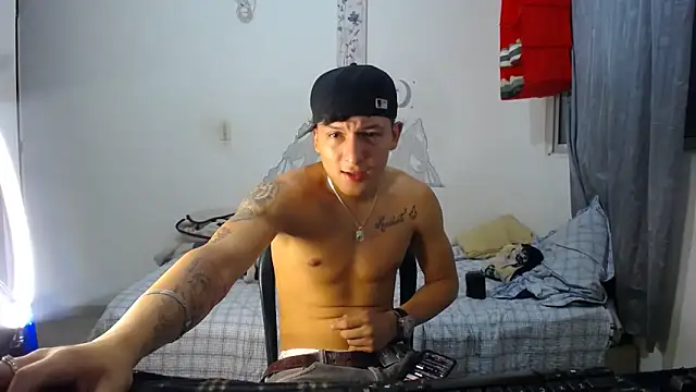 Snapshot of Pharaon_71 chatting on February 25, 2026, 2:32 am Pharaon 71 online show from February 25, 2026, 2:32 am