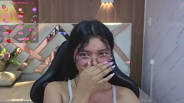 victoria castillo b online show from October 5, 2025, 3:16 am