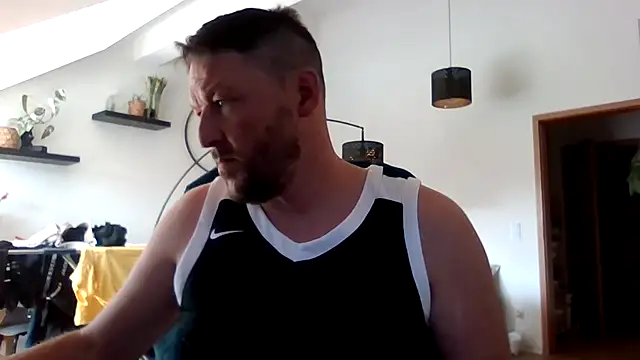 Snapshot of BennyLommy chatting on July 20, 2026, 1:35 pm BennyLommy online show from July 20, 2026, 1:35 pm