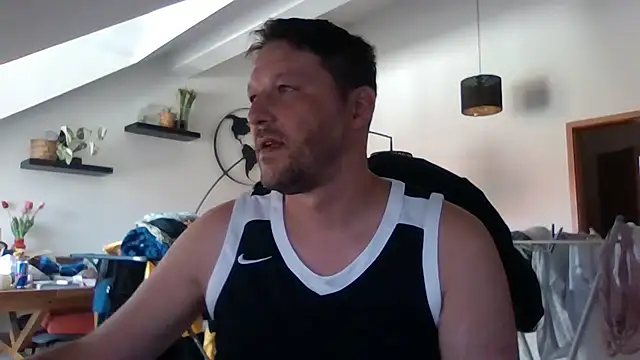 Snapshot of BennyLommy chatting on August 8, 2026, 8:38 am BennyLommy online show from August 8, 2026, 8:38 am