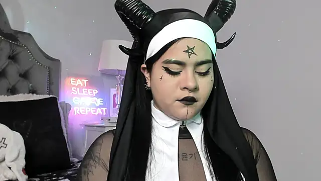 atena hill online show from October 25, 2025, 7:41 pm