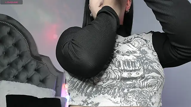 atena hill online show from November 3, 2025, 7:26 pm