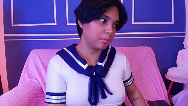 Emmapark  online show from October 28, 2025, 2:37 am